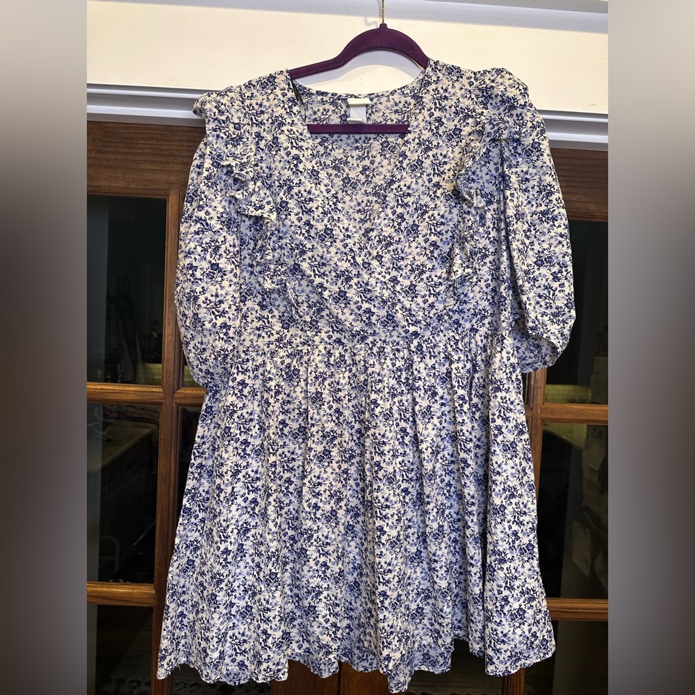 EUC H&M Size Medium Floral Ruffle Blue and White Dress - Picture 2 of 10